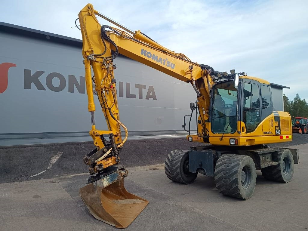 Pyöräalustainen kaivinkone Komatsu MYYTY! SOLD! PW140-7 PYÖRITTÄJÄLLÄ: kuva Pyöräalustainen kaivinkone Komatsu MYYTY! SOLD! PW140-7 PYÖRITTÄJÄLLÄ