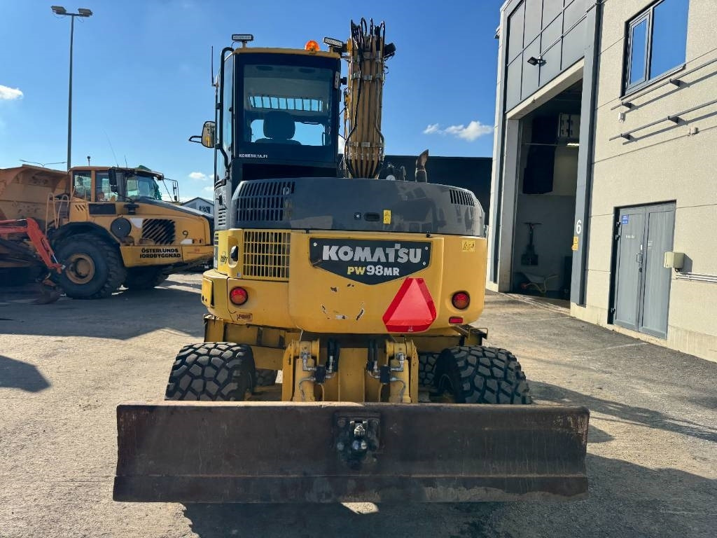 Komatsu PW 98 MR-6 - Pyöräalustainen kaivinkone: kuva Komatsu PW 98 MR-6 - Pyöräalustainen kaivinkone Komatsu PW 98 MR-6 - Pyöräalustainen kaivinkone: kuva Komatsu PW 98 MR-6 - Pyöräalustainen kaivinkone