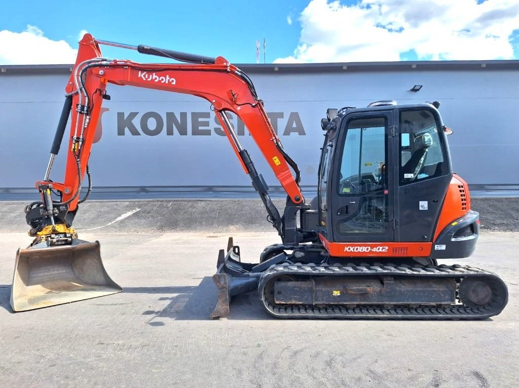Kubota KX080-4a2 PYÖRITTÄJÄLLÄ - Minikuormaaja: kuva Kubota KX080-4a2 PYÖRITTÄJÄLLÄ - Minikuormaaja Kubota KX080-4a2 PYÖRITTÄJÄLLÄ - Minikuormaaja: kuva Kubota KX080-4a2 PYÖRITTÄJÄLLÄ - Minikuormaaja