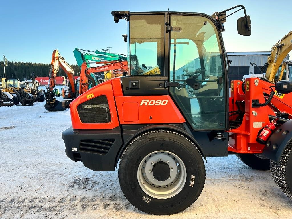 Kubota R090 Auravarustuksella uusi - Pyöräkuormaaja: kuva Kubota R090 Auravarustuksella uusi - Pyöräkuormaaja Kubota R090 Auravarustuksella uusi - Pyöräkuormaaja: kuva Kubota R090 Auravarustuksella uusi - Pyöräkuormaaja