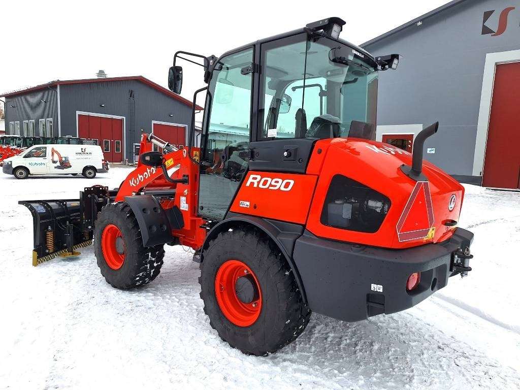 Kubota R090 TALVIPAKETILLA  - Pyöräkuormaaja: kuva Kubota R090 TALVIPAKETILLA  - Pyöräkuormaaja Kubota R090 TALVIPAKETILLA  - Pyöräkuormaaja: kuva Kubota R090 TALVIPAKETILLA  - Pyöräkuormaaja