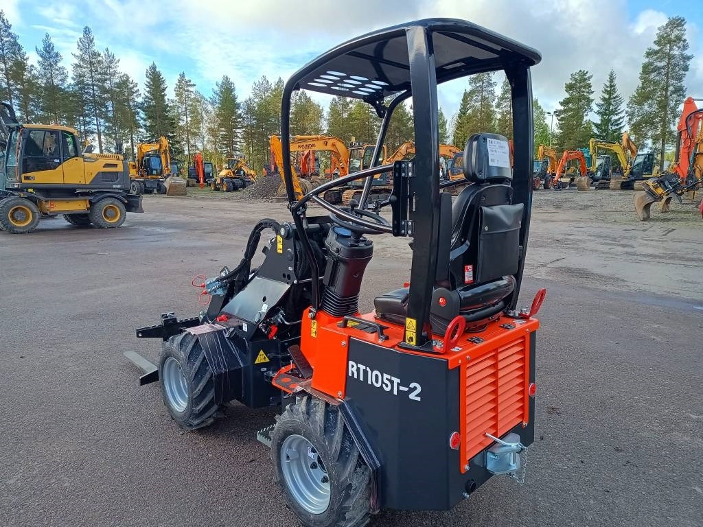 Kubota RT105-2 TELEPUOMI - Pienkuormaaja: kuva Kubota RT105-2 TELEPUOMI - Pienkuormaaja Kubota RT105-2 TELEPUOMI - Pienkuormaaja: kuva Kubota RT105-2 TELEPUOMI - Pienkuormaaja