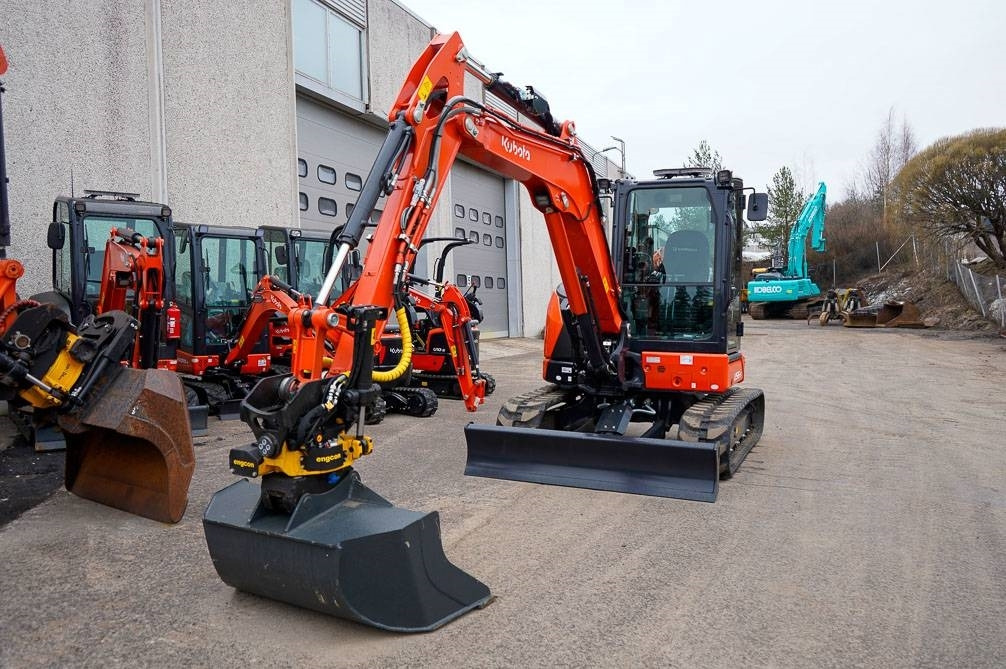 Kubota U56-5 VALMIIKSI VARUSTELTU - Minikuormaaja: kuva Kubota U56-5 VALMIIKSI VARUSTELTU - Minikuormaaja Kubota U56-5 VALMIIKSI VARUSTELTU - Minikuormaaja: kuva Kubota U56-5 VALMIIKSI VARUSTELTU - Minikuormaaja
