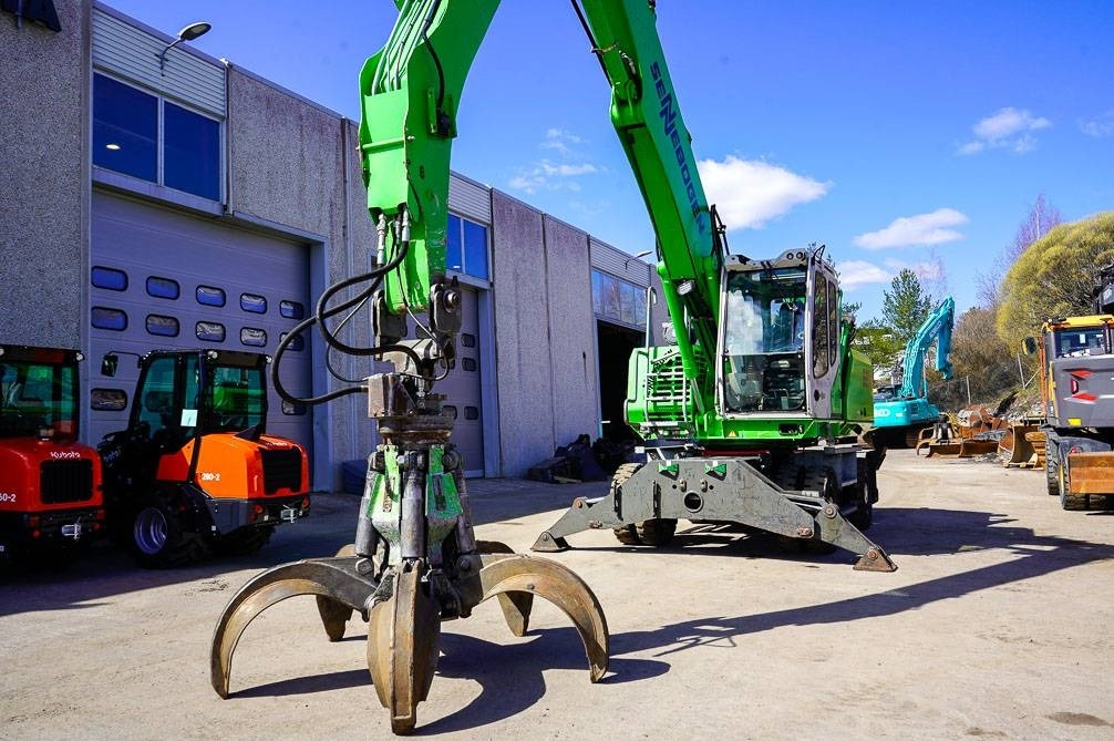 Sennebogen 821E SIPULIKOURALLA - Materiaalinkäsittelykone: kuva Sennebogen 821E SIPULIKOURALLA - Materiaalinkäsittelykone Sennebogen 821E SIPULIKOURALLA - Materiaalinkäsittelykone: kuva Sennebogen 821E SIPULIKOURALLA - Materiaalinkäsittelykone
