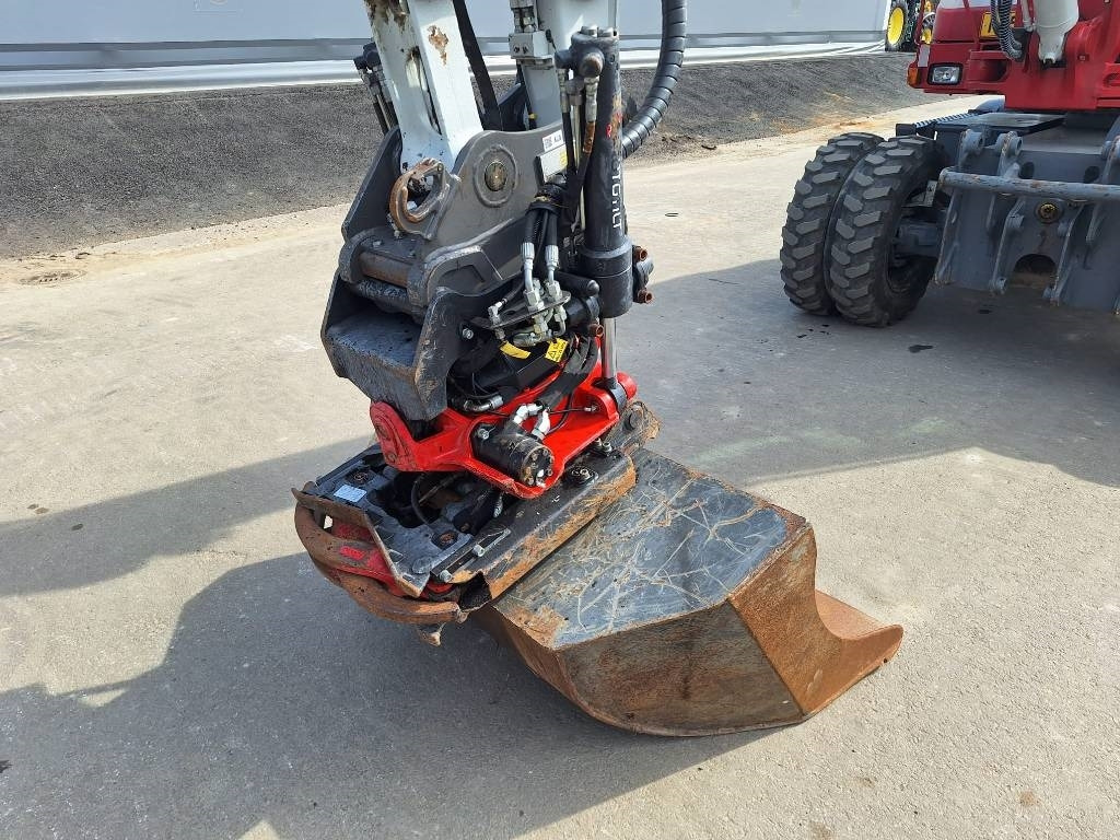 Pyöräalustainen kaivinkone Takeuchi TB295W KÄRRY, PYÖRITTÄJÄ, 5-KAUHAA: kuva Pyöräalustainen kaivinkone Takeuchi TB295W KÄRRY, PYÖRITTÄJÄ, 5-KAUHAA