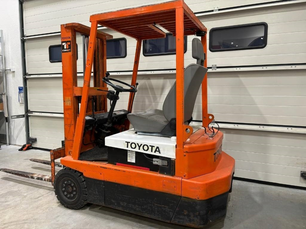 Toyota FBE 18  - Sähkötrukki: kuva Toyota FBE 18  - Sähkötrukki Toyota FBE 18  - Sähkötrukki: kuva Toyota FBE 18  - Sähkötrukki