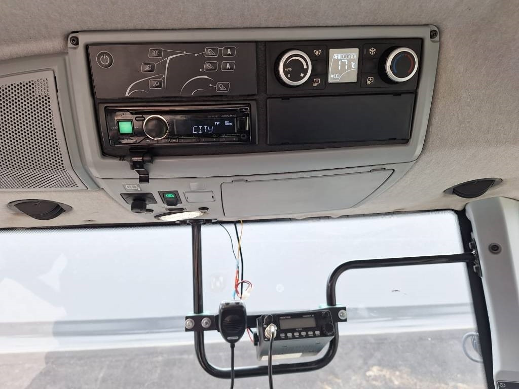 Leasing Valtra N174 VERSU ETUKUORMAAJALLA  Valtra N174 VERSU ETUKUORMAAJALLA: kuva Leasing Valtra N174 VERSU ETUKUORMAAJALLA  Valtra N174 VERSU ETUKUORMAAJALLA