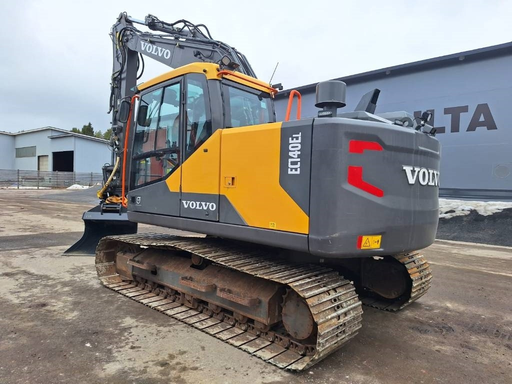 Volvo EC140EL PYÖRITTÄJÄLLÄ - Telakaivukone: kuva Volvo EC140EL PYÖRITTÄJÄLLÄ - Telakaivukone Volvo EC140EL PYÖRITTÄJÄLLÄ - Telakaivukone: kuva Volvo EC140EL PYÖRITTÄJÄLLÄ - Telakaivukone