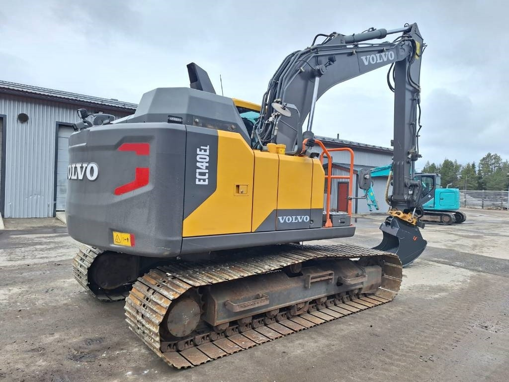 Volvo EC140EL PYÖRITTÄJÄLLÄ - Telakaivukone: kuva Volvo EC140EL PYÖRITTÄJÄLLÄ - Telakaivukone Volvo EC140EL PYÖRITTÄJÄLLÄ - Telakaivukone: kuva Volvo EC140EL PYÖRITTÄJÄLLÄ - Telakaivukone