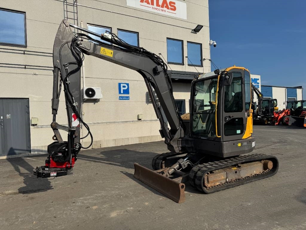Volvo ECR58D PYÖRITTÄJÄLLÄ - Minikuormaaja: kuva Volvo ECR58D PYÖRITTÄJÄLLÄ - Minikuormaaja Volvo ECR58D PYÖRITTÄJÄLLÄ - Minikuormaaja: kuva Volvo ECR58D PYÖRITTÄJÄLLÄ - Minikuormaaja