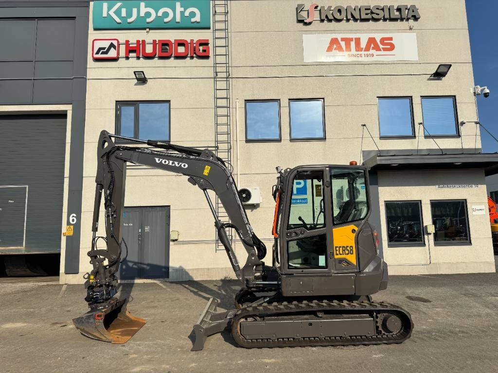 Volvo ECR58F PYÖRITTÄJÄLLÄ - Minikuormaaja: kuva Volvo ECR58F PYÖRITTÄJÄLLÄ - Minikuormaaja Volvo ECR58F PYÖRITTÄJÄLLÄ - Minikuormaaja: kuva Volvo ECR58F PYÖRITTÄJÄLLÄ - Minikuormaaja