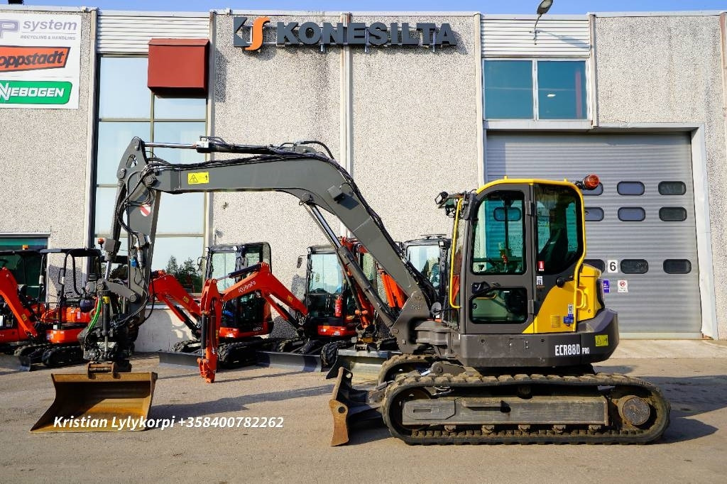 Volvo ECR88D PRO PIENET TUNNIT - Minikuormaaja: kuva Volvo ECR88D PRO PIENET TUNNIT - Minikuormaaja Volvo ECR88D PRO PIENET TUNNIT - Minikuormaaja: kuva Volvo ECR88D PRO PIENET TUNNIT - Minikuormaaja
