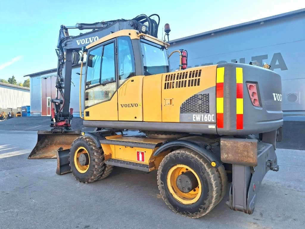 Volvo EW160C PYÖRITTÄJÄLLÄ - Pyöräalustainen kaivinkone: kuva Volvo EW160C PYÖRITTÄJÄLLÄ - Pyöräalustainen kaivinkone Volvo EW160C PYÖRITTÄJÄLLÄ - Pyöräalustainen kaivinkone: kuva Volvo EW160C PYÖRITTÄJÄLLÄ - Pyöräalustainen kaivinkone