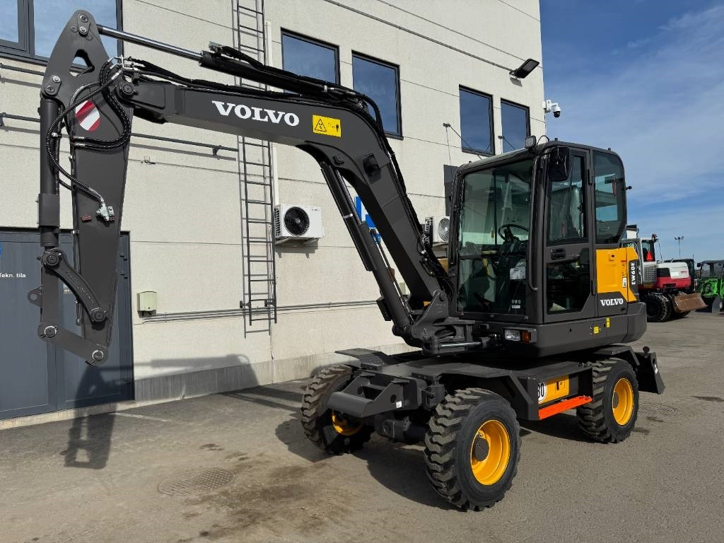 Volvo EW60E, Käyttämätön - Pyöräalustainen kaivinkone: kuva Volvo EW60E, Käyttämätön - Pyöräalustainen kaivinkone Volvo EW60E, Käyttämätön - Pyöräalustainen kaivinkone: kuva Volvo EW60E, Käyttämätön - Pyöräalustainen kaivinkone