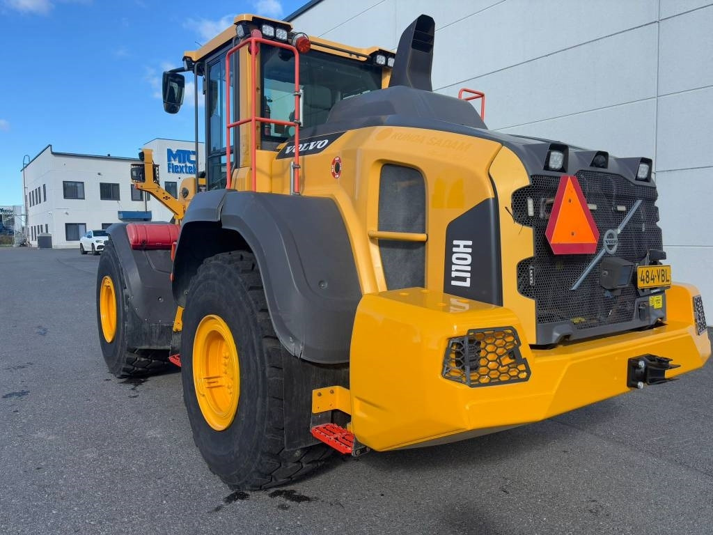 Volvo L 110 H - Pyöräkuormaaja: kuva Volvo L 110 H - Pyöräkuormaaja Volvo L 110 H - Pyöräkuormaaja: kuva Volvo L 110 H - Pyöräkuormaaja