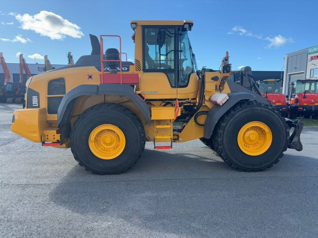 Volvo L 110 H - Pyöräkuormaaja: kuva Volvo L 110 H - Pyöräkuormaaja Volvo L 110 H - Pyöräkuormaaja: kuva Volvo L 110 H - Pyöräkuormaaja