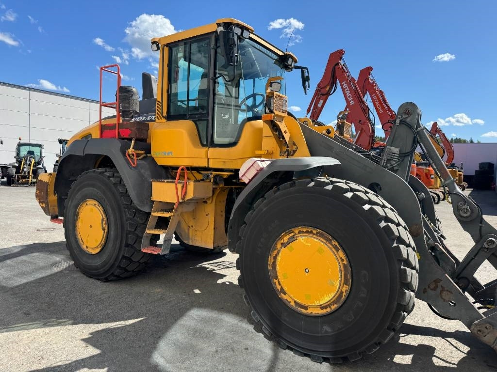 Volvo L 110 H - Pyöräkuormaaja: kuva Volvo L 110 H - Pyöräkuormaaja Volvo L 110 H - Pyöräkuormaaja: kuva Volvo L 110 H - Pyöräkuormaaja