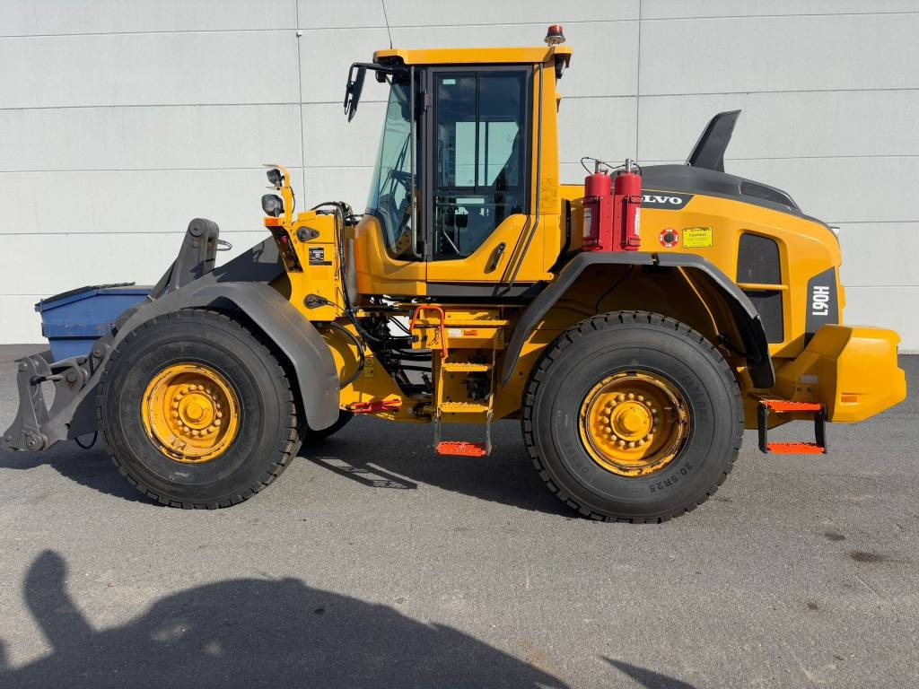 Volvo L 90 H Long Boom - Pyöräkuormaaja: kuva Volvo L 90 H Long Boom - Pyöräkuormaaja Volvo L 90 H Long Boom - Pyöräkuormaaja: kuva Volvo L 90 H Long Boom - Pyöräkuormaaja