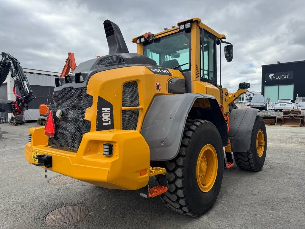 Volvo L 90 H UUSILLA RENKAILLA - Pyöräkuormaaja: kuva Volvo L 90 H UUSILLA RENKAILLA - Pyöräkuormaaja Volvo L 90 H UUSILLA RENKAILLA - Pyöräkuormaaja: kuva Volvo L 90 H UUSILLA RENKAILLA - Pyöräkuormaaja