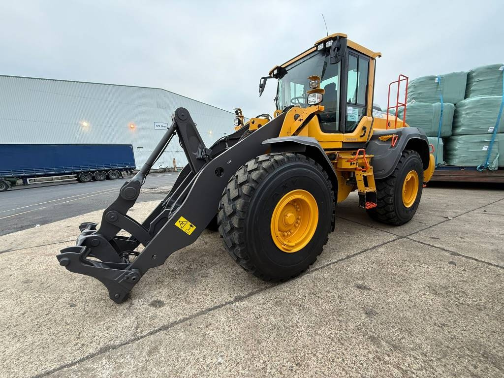 Volvo L110H LONG BOOM - Pyöräkuormaaja: kuva Volvo L110H LONG BOOM - Pyöräkuormaaja Volvo L110H LONG BOOM - Pyöräkuormaaja: kuva Volvo L110H LONG BOOM - Pyöräkuormaaja