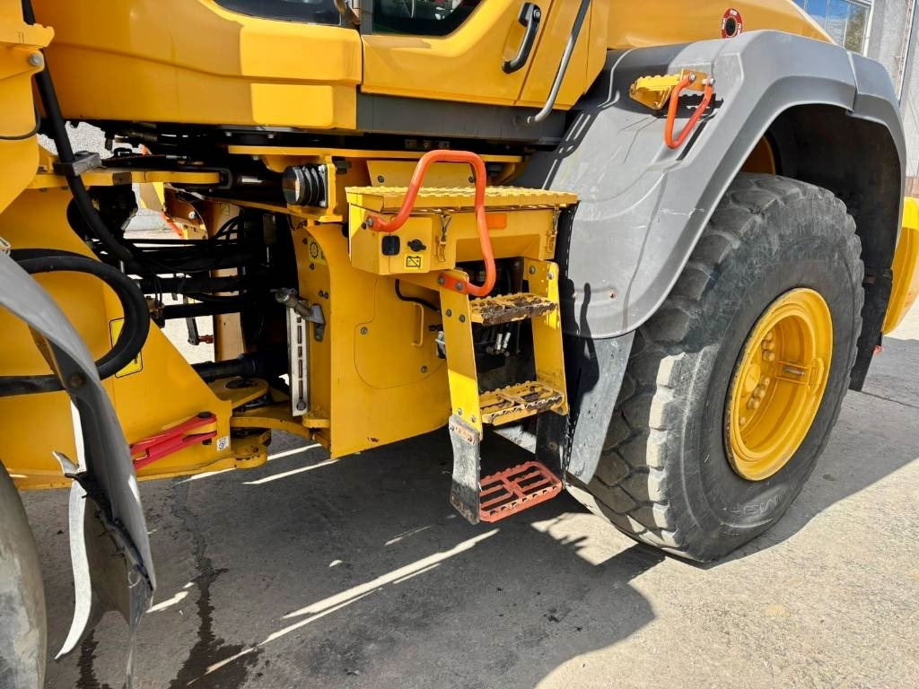 Volvo L110H VIPUOHJAUS YM. - Pyöräkuormaaja: kuva Volvo L110H VIPUOHJAUS YM. - Pyöräkuormaaja Volvo L110H VIPUOHJAUS YM. - Pyöräkuormaaja: kuva Volvo L110H VIPUOHJAUS YM. - Pyöräkuormaaja