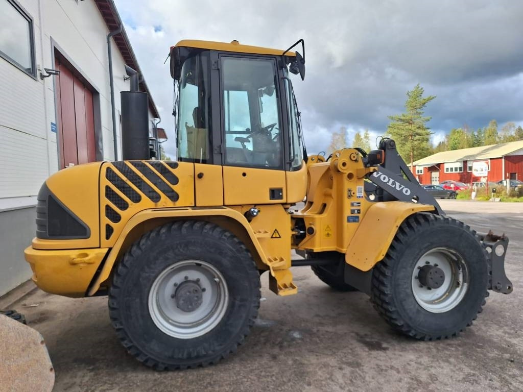 Volvo L45B TPS RASVARI, YM. - Pyöräkuormaaja: kuva Volvo L45B TPS RASVARI, YM. - Pyöräkuormaaja Volvo L45B TPS RASVARI, YM. - Pyöräkuormaaja: kuva Volvo L45B TPS RASVARI, YM. - Pyöräkuormaaja