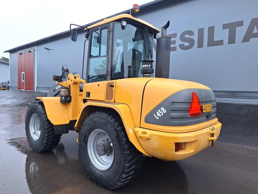 Volvo L45B TPS RASVARI, YM.  - Pyöräkuormaaja: kuva Volvo L45B TPS RASVARI, YM.  - Pyöräkuormaaja Volvo L45B TPS RASVARI, YM.  - Pyöräkuormaaja: kuva Volvo L45B TPS RASVARI, YM.  - Pyöräkuormaaja