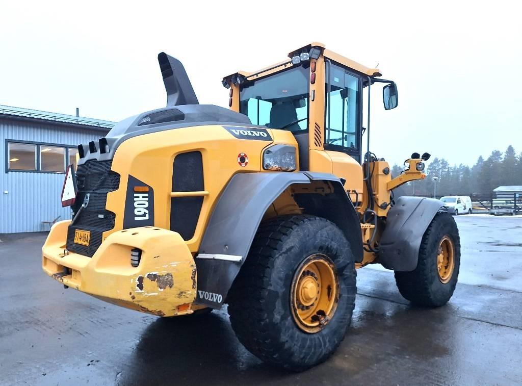Volvo L90H VIPUOHJAUS YM. - Pyöräkuormaaja: kuva Volvo L90H VIPUOHJAUS YM. - Pyöräkuormaaja Volvo L90H VIPUOHJAUS YM. - Pyöräkuormaaja: kuva Volvo L90H VIPUOHJAUS YM. - Pyöräkuormaaja
