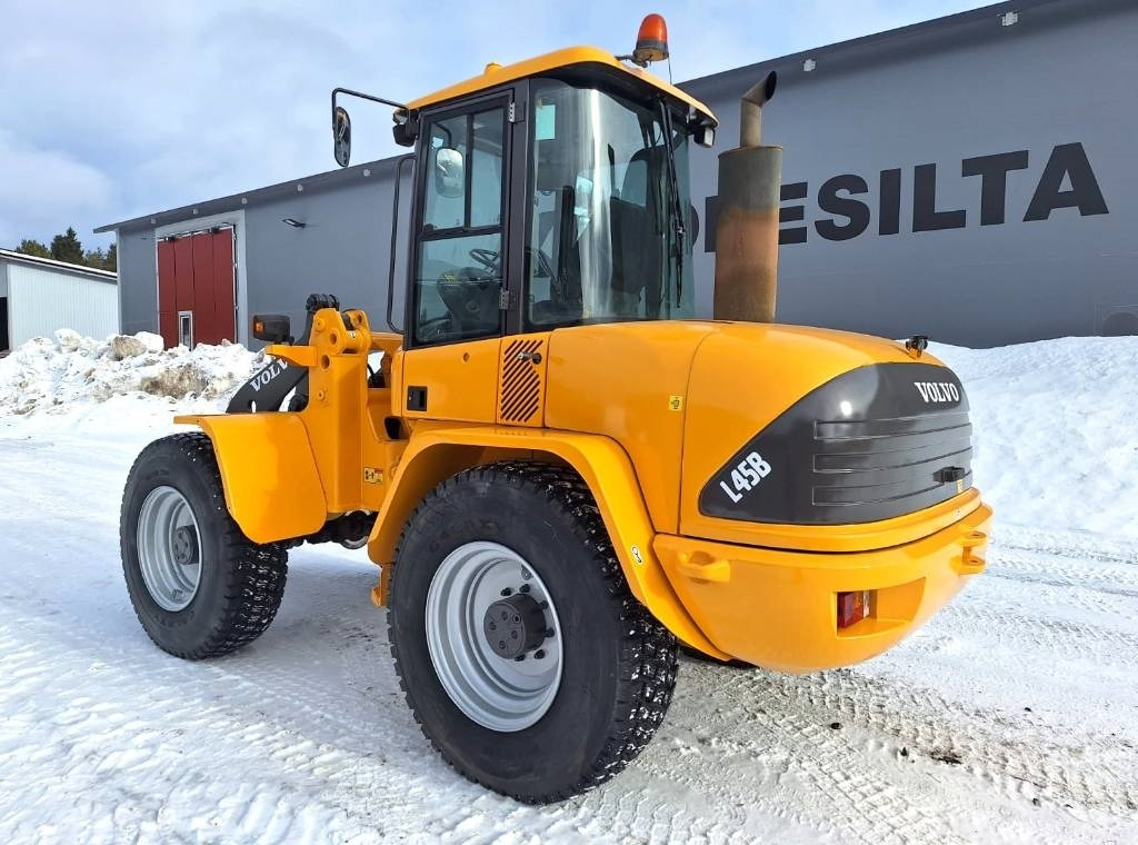 Volvo MYYTY!!SOLD!! L45B UUDET RENKAAT - Pyöräkuormaaja: kuva Volvo MYYTY!!SOLD!! L45B UUDET RENKAAT - Pyöräkuormaaja Volvo MYYTY!!SOLD!! L45B UUDET RENKAAT - Pyöräkuormaaja: kuva Volvo MYYTY!!SOLD!! L45B UUDET RENKAAT - Pyöräkuormaaja