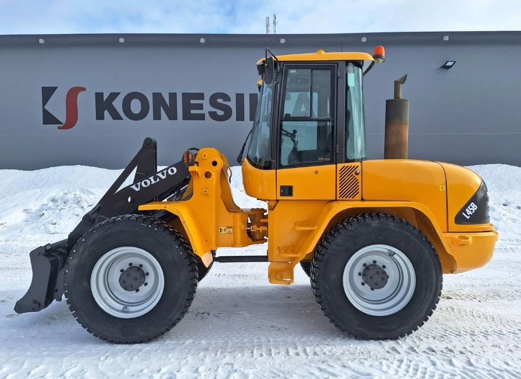 Volvo MYYTY!!SOLD!! L45B UUDET RENKAAT - Pyöräkuormaaja: kuva Volvo MYYTY!!SOLD!! L45B UUDET RENKAAT - Pyöräkuormaaja Volvo MYYTY!!SOLD!! L45B UUDET RENKAAT - Pyöräkuormaaja: kuva Volvo MYYTY!!SOLD!! L45B UUDET RENKAAT - Pyöräkuormaaja