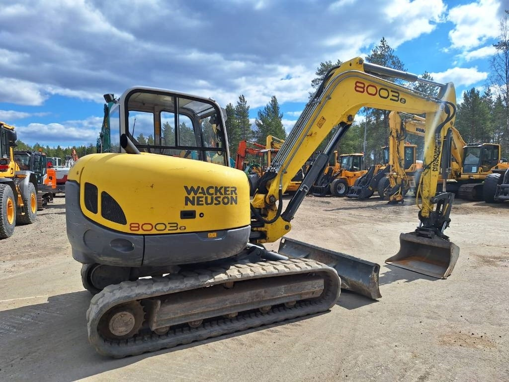 Wacker Neuson 8003RD KALLISTAJALLA - Minikuormaaja: kuva Wacker Neuson 8003RD KALLISTAJALLA - Minikuormaaja Wacker Neuson 8003RD KALLISTAJALLA - Minikuormaaja: kuva Wacker Neuson 8003RD KALLISTAJALLA - Minikuormaaja