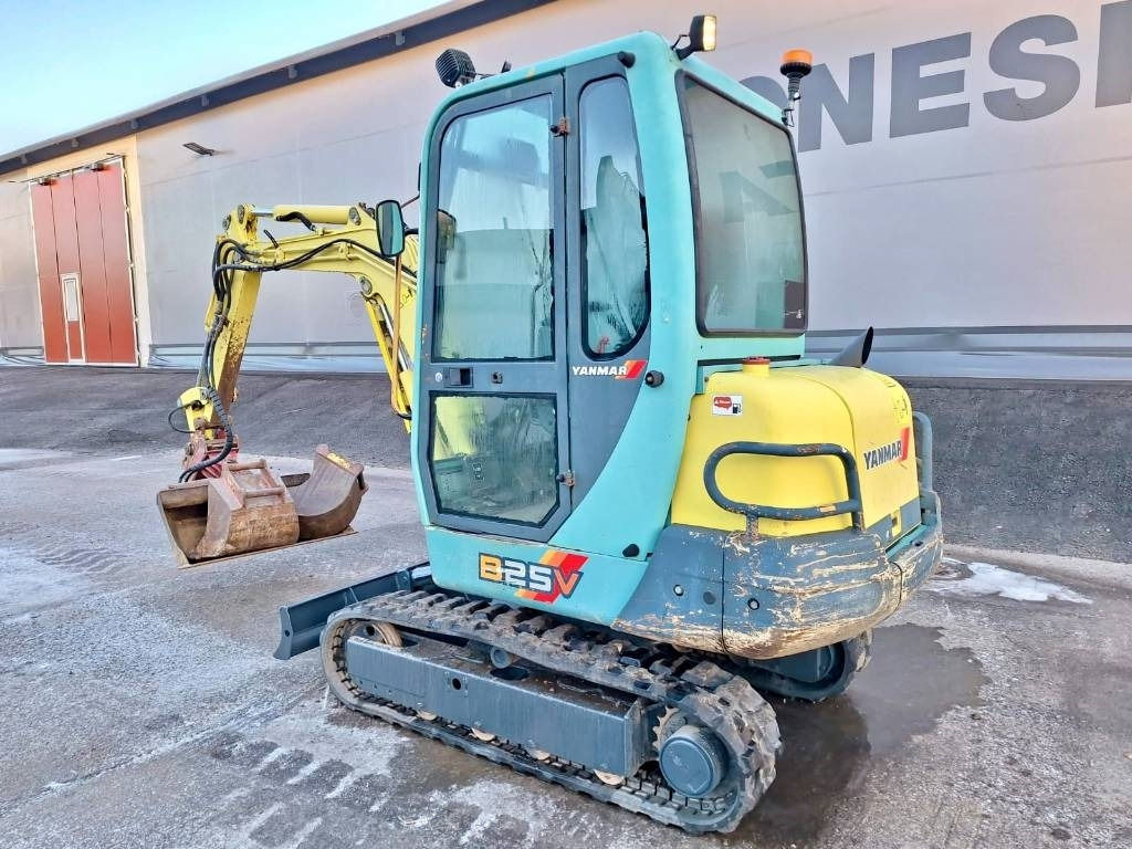 Yanmar B25V 3-KAUHAA - Minikuormaaja: kuva Yanmar B25V 3-KAUHAA - Minikuormaaja Yanmar B25V 3-KAUHAA - Minikuormaaja: kuva Yanmar B25V 3-KAUHAA - Minikuormaaja
