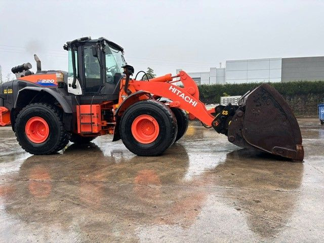 Hitachi ZW220-6. Hochkippschaufel. Wage. - Pyöräkuormaaja: kuva Hitachi ZW220-6. Hochkippschaufel. Wage. - Pyöräkuormaaja Hitachi ZW220-6. Hochkippschaufel. Wage. - Pyöräkuormaaja: kuva Hitachi ZW220-6. Hochkippschaufel. Wage. - Pyöräkuormaaja