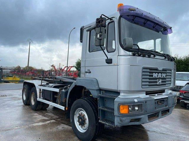 MAN 33-350. 6X6. Motorschaden. - Koukkulava kuorma-auto: kuva  MAN 33-350. 6X6. Motorschaden. - Koukkulava kuorma-auto MAN 33-350. 6X6. Motorschaden. - Koukkulava kuorma-auto: kuva  MAN 33-350. 6X6. Motorschaden. - Koukkulava kuorma-auto