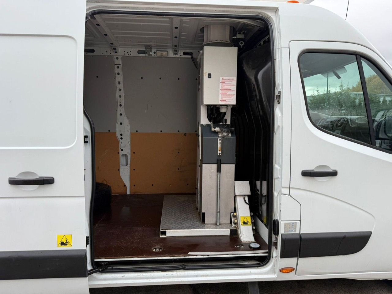 Renault Master. France Elévateur 12m. Klima. Kamera. - Itsekulkevat henkilönostimet: kuva Renault Master. France Elévateur 12m. Klima. Kamera. - Itsekulkevat henkilönostimet Renault Master. France Elévateur 12m. Klima. Kamera. - Itsekulkevat henkilönostimet: kuva Renault Master. France Elévateur 12m. Klima. Kamera. - Itsekulkevat henkilönostimet