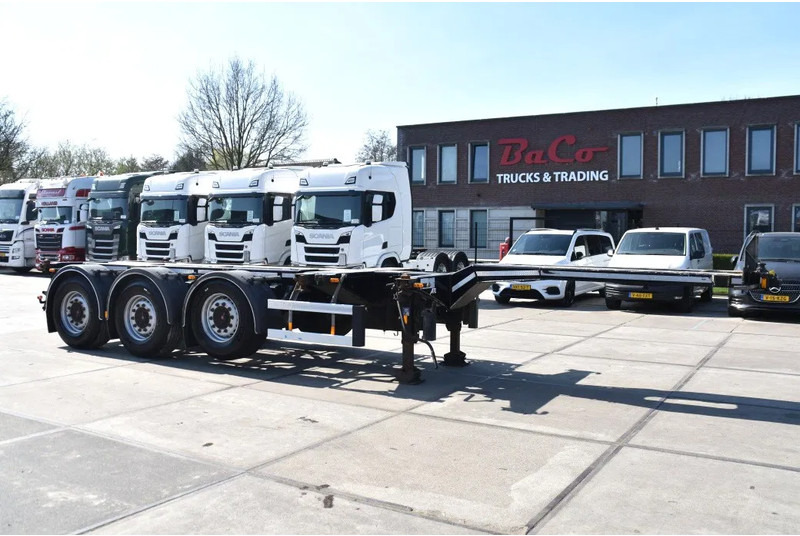 D-Tec - ALL CONNECTIONS - SAF AXLES - LIFT AXLE - DISC BRAKES - 3 x EXTENABLE - GOOD CONDITION - - Konttialus/ Vaihtokuormatilat puoliperävaunu: kuva D-Tec - ALL CONNECTIONS - SAF AXLES - LIFT AXLE - DISC BRAKES - 3 x EXTENABLE - GOOD CONDITION - - Konttialus/ Vaihtokuormatilat puoliperävaunu D-Tec - ALL CONNECTIONS - SAF AXLES - LIFT AXLE - DISC BRAKES - 3 x EXTENABLE - GOOD CONDITION - - Konttialus/ Vaihtokuormatilat puoliperävaunu: kuva D-Tec - ALL CONNECTIONS - SAF AXLES - LIFT AXLE - DISC BRAKES - 3 x EXTENABLE - GOOD CONDITION - - Konttialus/ Vaihtokuormatilat puoliperävaunu