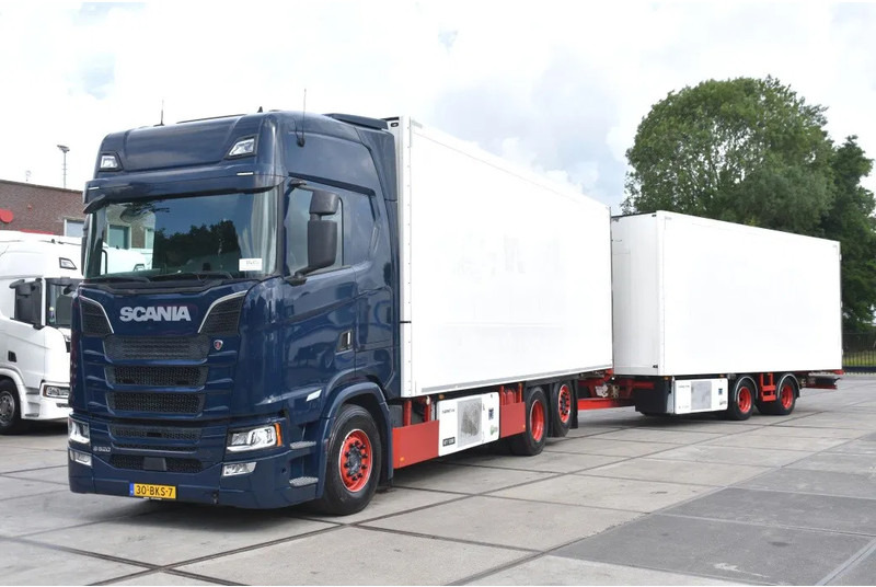 Scania S520 V8 NGS 6x2*4NB + SCHMITZ ZKO 20 - THERMO KING - RETARDER - FULL AIR - WHEELBASE: 515 CM - TOP CONDITION - - Refrigeraattori kuorma-auto: kuva Scania S520 V8 NGS 6x2*4NB + SCHMITZ ZKO 20 - THERMO KING - RETARDER - FULL AIR - WHEELBASE: 515 CM - TOP CONDITION - - Refrigeraattori kuorma-auto Scania S520 V8 NGS 6x2*4NB + SCHMITZ ZKO 20 - THERMO KING - RETARDER - FULL AIR - WHEELBASE: 515 CM - TOP CONDITION - - Refrigeraattori kuorma-auto: kuva Scania S520 V8 NGS 6x2*4NB + SCHMITZ ZKO 20 - THERMO KING - RETARDER - FULL AIR - WHEELBASE: 515 CM - TOP CONDITION - - Refrigeraattori kuorma-auto
