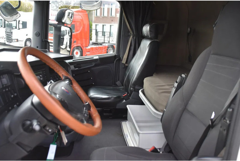 Scania R450 TL 4x2 - RETARDER - 866 TKM - PARK. AIRCO - NAVI - 2 x FUEL TANKS - GOOD CONDITION - - Vetopöytäauto: kuva Scania R450 TL 4x2 - RETARDER - 866 TKM - PARK. AIRCO - NAVI - 2 x FUEL TANKS - GOOD CONDITION - - Vetopöytäauto Scania R450 TL 4x2 - RETARDER - 866 TKM - PARK. AIRCO - NAVI - 2 x FUEL TANKS - GOOD CONDITION - - Vetopöytäauto: kuva Scania R450 TL 4x2 - RETARDER - 866 TKM - PARK. AIRCO - NAVI - 2 x FUEL TANKS - GOOD CONDITION - - Vetopöytäauto