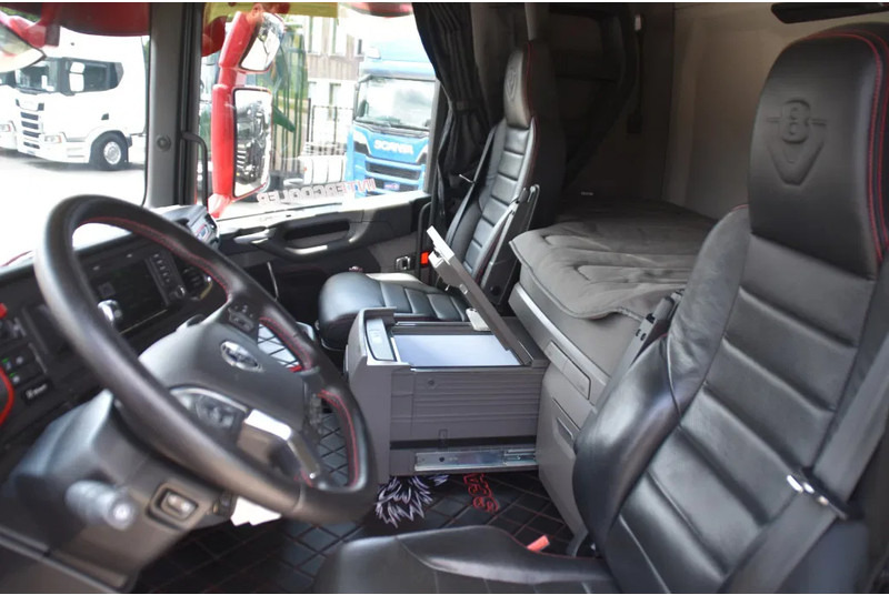 Scania R650 V8 NGS 4x2NB - LIKE NEW - RETARDER - FULL AIR - PARK. AIRCO - 4 POINT AIR SUSP. - 2 x FUEL TANKS - ALCOA'S - - Vetopöytäauto: kuva Scania R650 V8 NGS 4x2NB - LIKE NEW - RETARDER - FULL AIR - PARK. AIRCO - 4 POINT AIR SUSP. - 2 x FUEL TANKS - ALCOA'S - - Vetopöytäauto Scania R650 V8 NGS 4x2NB - LIKE NEW - RETARDER - FULL AIR - PARK. AIRCO - 4 POINT AIR SUSP. - 2 x FUEL TANKS - ALCOA'S - - Vetopöytäauto: kuva Scania R650 V8 NGS 4x2NB - LIKE NEW - RETARDER - FULL AIR - PARK. AIRCO - 4 POINT AIR SUSP. - 2 x FUEL TANKS - ALCOA'S - - Vetopöytäauto