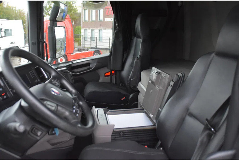 Scania S410 NGS 4x2EB MEGA 95 cm or 103 cm driving height - RETARDER - 773 TKM - FULL AIR - PARK. AIRCO - LEATHER SEATS - 2 x FUEL TANK - Vetopöytäauto: kuva Scania S410 NGS 4x2EB MEGA 95 cm or 103 cm driving height - RETARDER - 773 TKM - FULL AIR - PARK. AIRCO - LEATHER SEATS - 2 x FUEL TANK - Vetopöytäauto Scania S410 NGS 4x2EB MEGA 95 cm or 103 cm driving height - RETARDER - 773 TKM - FULL AIR - PARK. AIRCO - LEATHER SEATS - 2 x FUEL TANK - Vetopöytäauto: kuva Scania S410 NGS 4x2EB MEGA 95 cm or 103 cm driving height - RETARDER - 773 TKM - FULL AIR - PARK. AIRCO - LEATHER SEATS - 2 x FUEL TANK - Vetopöytäauto