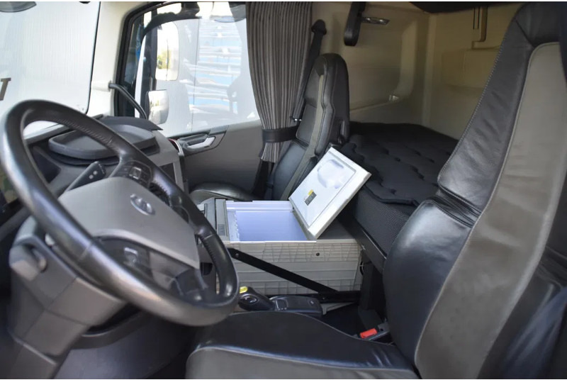 Volvo FH 16.750 Globetrotter XL 6x2 - RETARDER - FULL AIR - PARK. AIRCO - DYNAMIC STEERING - SLIDING FIFTH WHEEL - ALCOA'S - TOP CONDI - Vetopöytäauto: kuva Volvo FH 16.750 Globetrotter XL 6x2 - RETARDER - FULL AIR - PARK. AIRCO - DYNAMIC STEERING - SLIDING FIFTH WHEEL - ALCOA'S - TOP CONDI - Vetopöytäauto Volvo FH 16.750 Globetrotter XL 6x2 - RETARDER - FULL AIR - PARK. AIRCO - DYNAMIC STEERING - SLIDING FIFTH WHEEL - ALCOA'S - TOP CONDI - Vetopöytäauto: kuva Volvo FH 16.750 Globetrotter XL 6x2 - RETARDER - FULL AIR - PARK. AIRCO - DYNAMIC STEERING - SLIDING FIFTH WHEEL - ALCOA'S - TOP CONDI - Vetopöytäauto