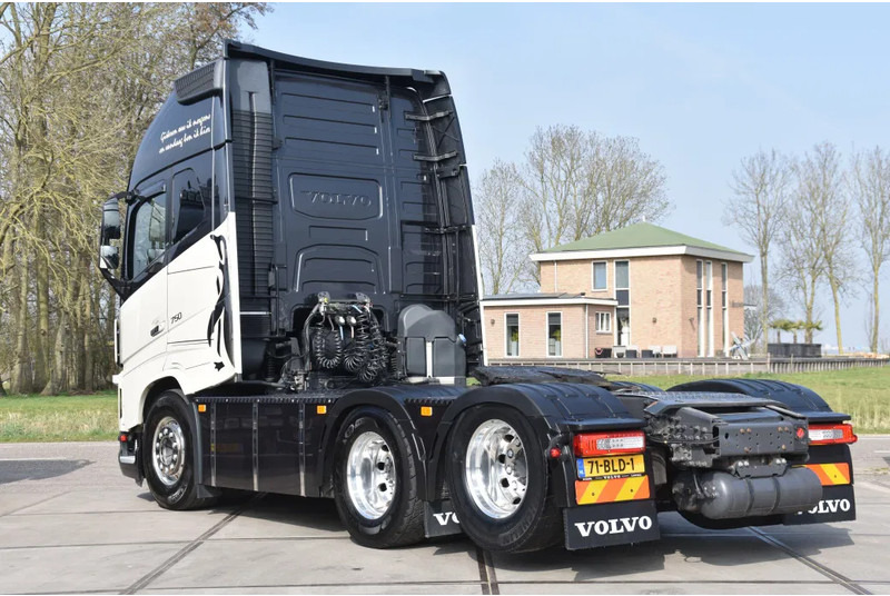 Volvo FH 16.750 Globetrotter XL 6x2 - RETARDER - FULL AIR - PARK. AIRCO - DYNAMIC STEERING - SLIDING FIFTH WHEEL - ALCOA'S - TOP CONDI - Vetopöytäauto: kuva Volvo FH 16.750 Globetrotter XL 6x2 - RETARDER - FULL AIR - PARK. AIRCO - DYNAMIC STEERING - SLIDING FIFTH WHEEL - ALCOA'S - TOP CONDI - Vetopöytäauto Volvo FH 16.750 Globetrotter XL 6x2 - RETARDER - FULL AIR - PARK. AIRCO - DYNAMIC STEERING - SLIDING FIFTH WHEEL - ALCOA'S - TOP CONDI - Vetopöytäauto: kuva Volvo FH 16.750 Globetrotter XL 6x2 - RETARDER - FULL AIR - PARK. AIRCO - DYNAMIC STEERING - SLIDING FIFTH WHEEL - ALCOA'S - TOP CONDI - Vetopöytäauto