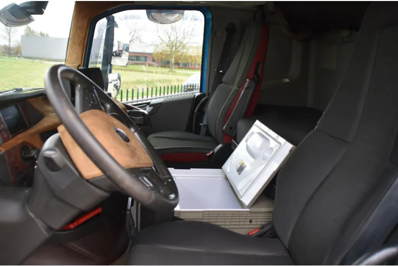 Volvo FH 540 Globe 6x2/4 - 633 TKM - HYDRAULICS - PTO - 2 BEDS - XENON - GOOD CONDITION - - Vetopöytäauto: kuva Volvo FH 540 Globe 6x2/4 - 633 TKM - HYDRAULICS - PTO - 2 BEDS - XENON - GOOD CONDITION - - Vetopöytäauto Volvo FH 540 Globe 6x2/4 - 633 TKM - HYDRAULICS - PTO - 2 BEDS - XENON - GOOD CONDITION - - Vetopöytäauto: kuva Volvo FH 540 Globe 6x2/4 - 633 TKM - HYDRAULICS - PTO - 2 BEDS - XENON - GOOD CONDITION - - Vetopöytäauto