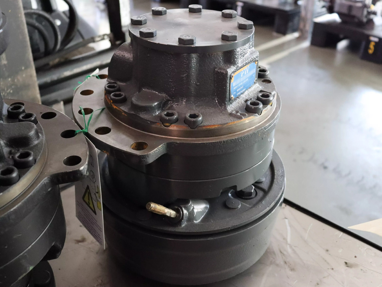 POCLAIN MS05-2-133-R05-1220-E000 - Hydraulimoottori - Rakennuskoneet: kuva POCLAIN MS05-2-133-R05-1220-E000 - Hydraulimoottori - Rakennuskoneet POCLAIN MS05-2-133-R05-1220-E000 - Hydraulimoottori - Rakennuskoneet: kuva POCLAIN MS05-2-133-R05-1220-E000 - Hydraulimoottori - Rakennuskoneet