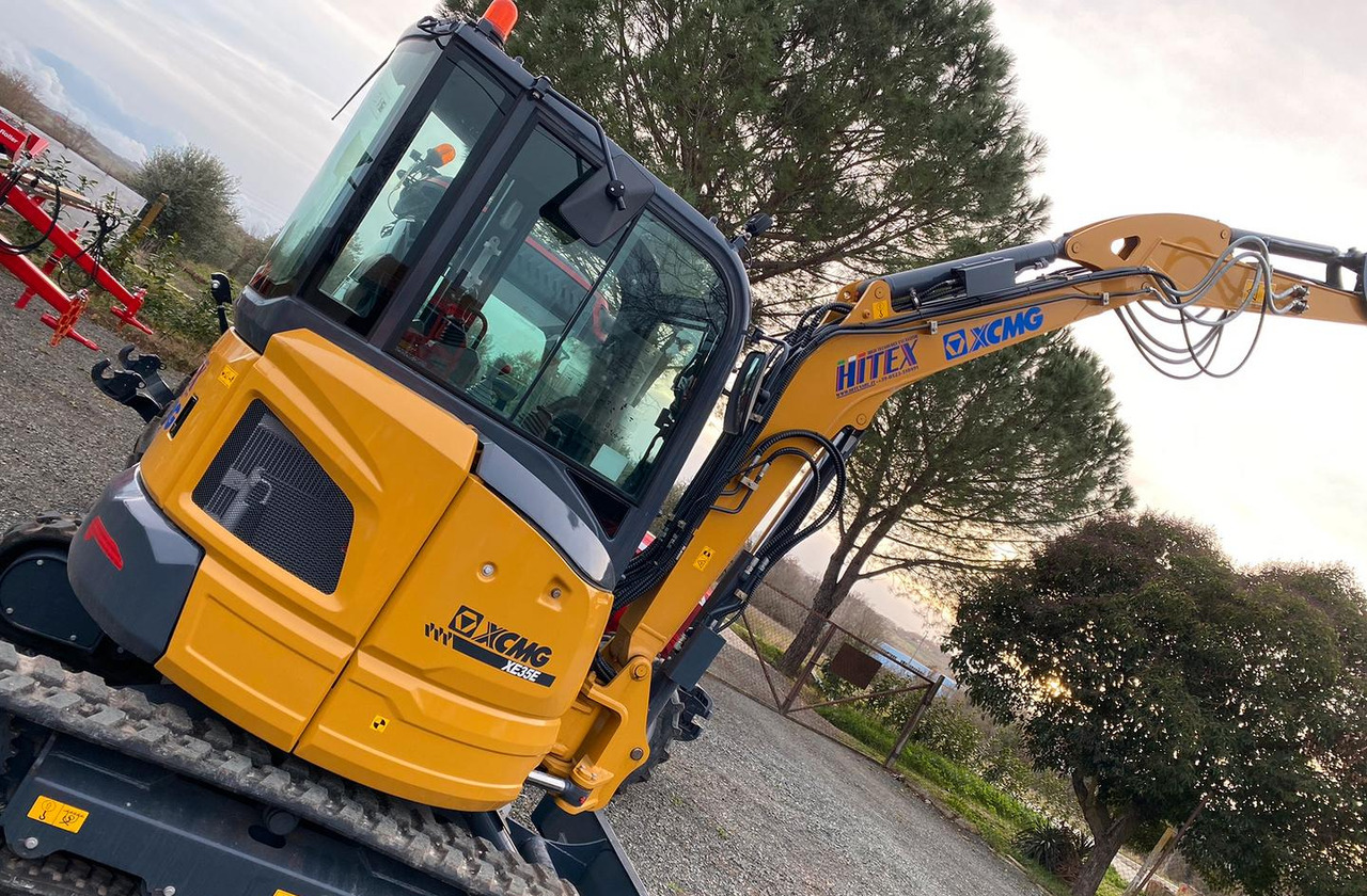 Miniecasvatore - Minikuormaaja: kuva Miniecasvatore - Minikuormaaja Miniecasvatore - Minikuormaaja: kuva Miniecasvatore - Minikuormaaja