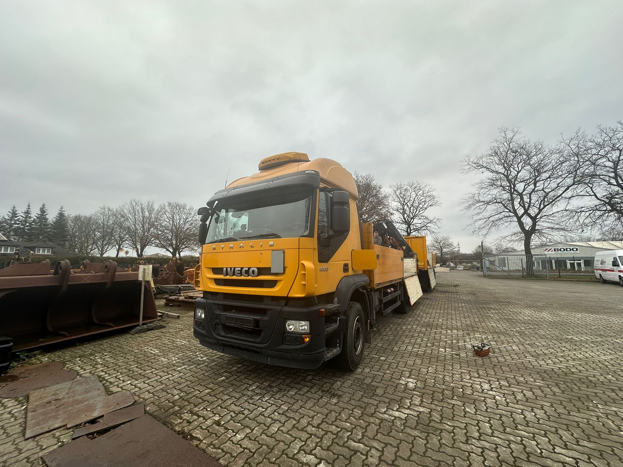 IVECO STRALIS 420 truck open box with TEREX loading crane 290.2E-A3 - Koukkulava kuorma-auto, Nosturiauto: kuva IVECO STRALIS 420 truck open box with TEREX loading crane 290.2E-A3 - Koukkulava kuorma-auto, Nosturiauto IVECO STRALIS 420 truck open box with TEREX loading crane 290.2E-A3 - Koukkulava kuorma-auto, Nosturiauto: kuva IVECO STRALIS 420 truck open box with TEREX loading crane 290.2E-A3 - Koukkulava kuorma-auto, Nosturiauto