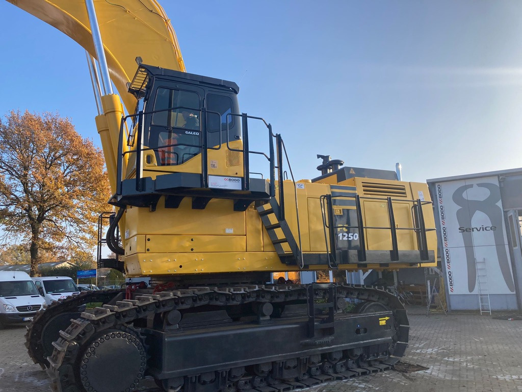 KOMATSU PC1250-7 - Telakaivukone: kuva KOMATSU PC1250-7 - Telakaivukone KOMATSU PC1250-7 - Telakaivukone: kuva KOMATSU PC1250-7 - Telakaivukone