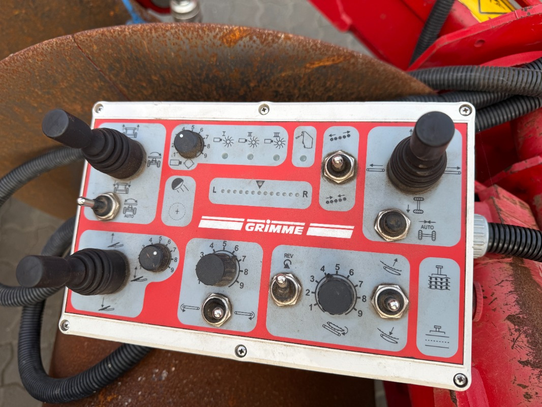 Grimme CS 170 RotaPower - Perunannostokone: kuva Grimme CS 170 RotaPower - Perunannostokone Grimme CS 170 RotaPower - Perunannostokone: kuva Grimme CS 170 RotaPower - Perunannostokone