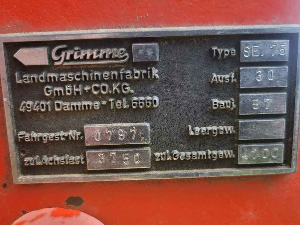 Grimme SE-75-30-UB - Sadonkorjuukone: kuva Grimme SE-75-30-UB - Sadonkorjuukone Grimme SE-75-30-UB - Sadonkorjuukone: kuva Grimme SE-75-30-UB - Sadonkorjuukone