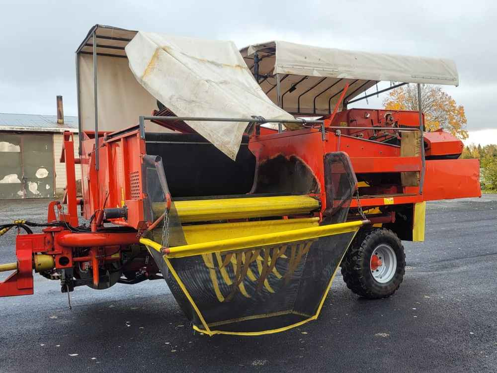 Grimme SE-75-30-UB - Sadonkorjuukone: kuva Grimme SE-75-30-UB - Sadonkorjuukone Grimme SE-75-30-UB - Sadonkorjuukone: kuva Grimme SE-75-30-UB - Sadonkorjuukone